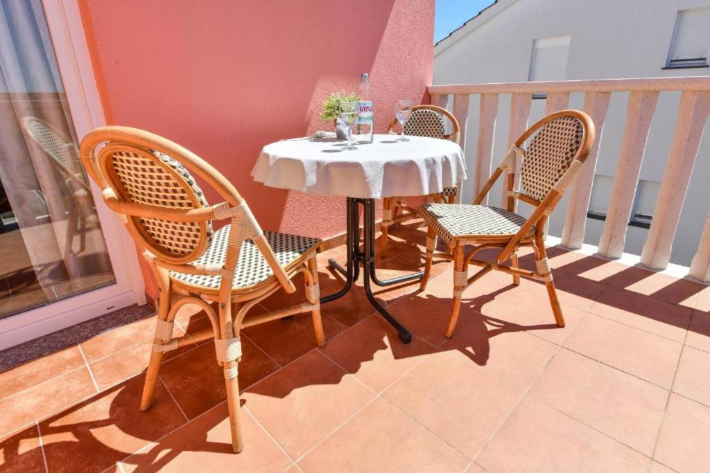 Apartments Vila Miranda Vodice Exterior photo