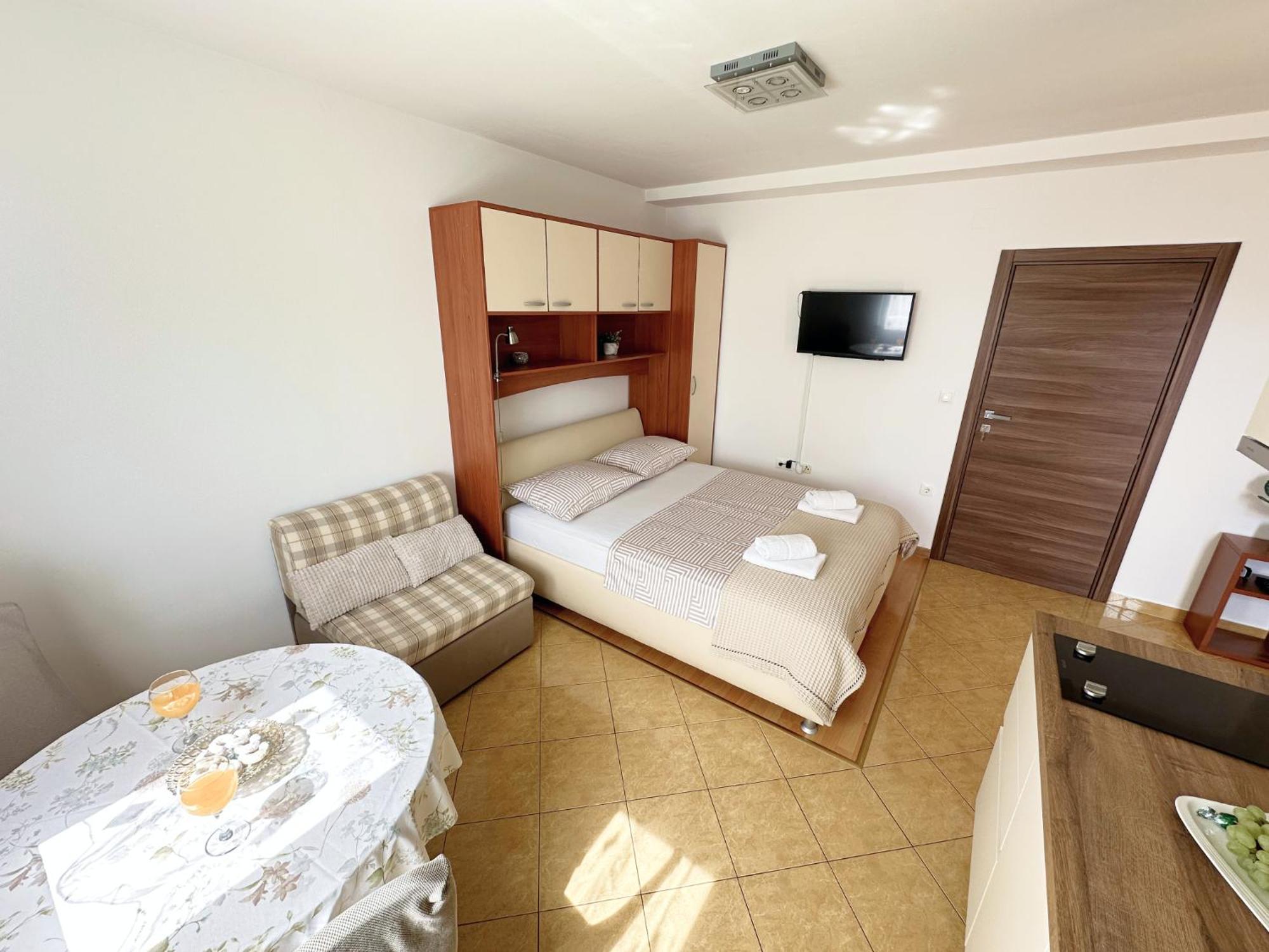 Apartments Vila Miranda Vodice Exterior photo