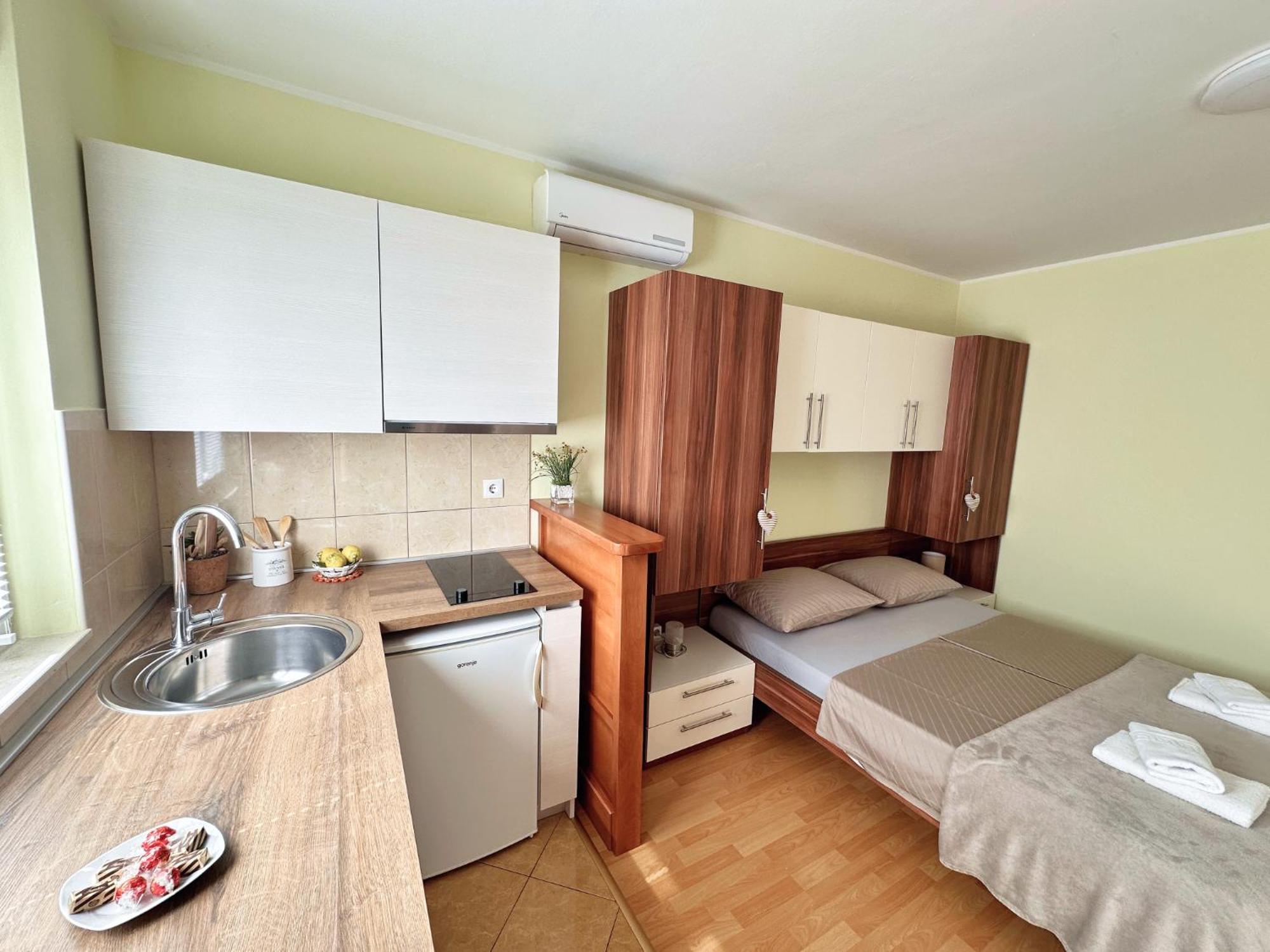 Apartments Vila Miranda Vodice Exterior photo