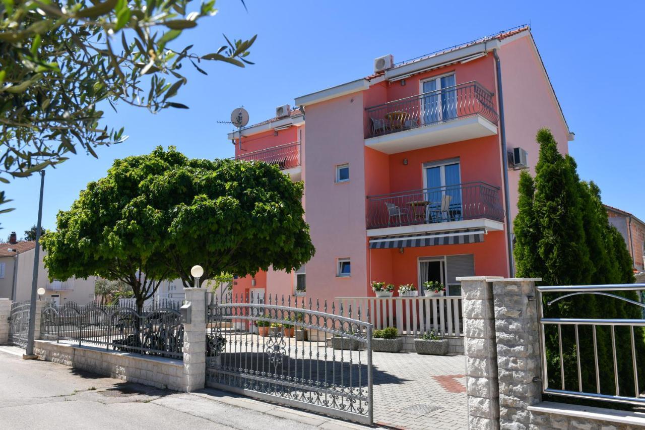 Apartments Vila Miranda Vodice Exterior photo