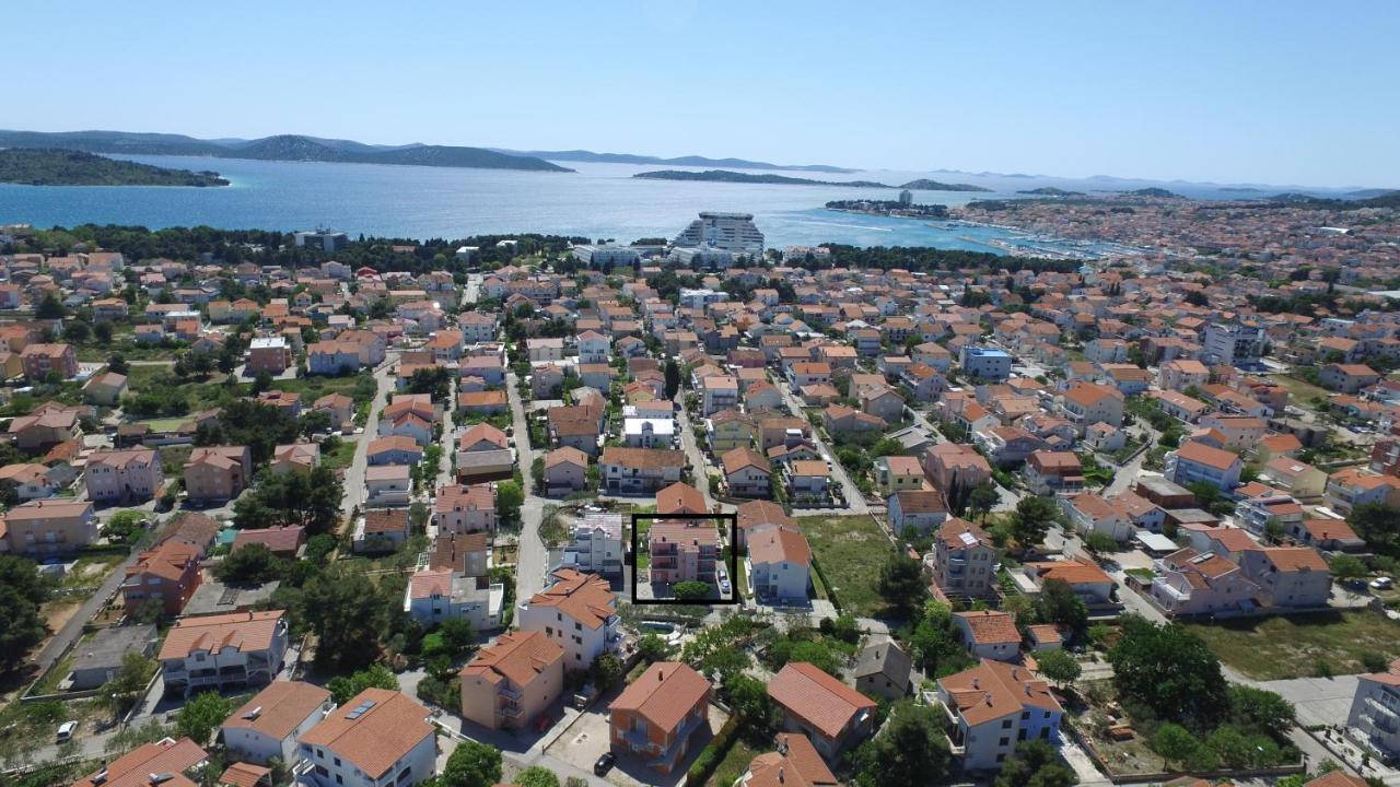 Apartments Vila Miranda Vodice Exterior photo