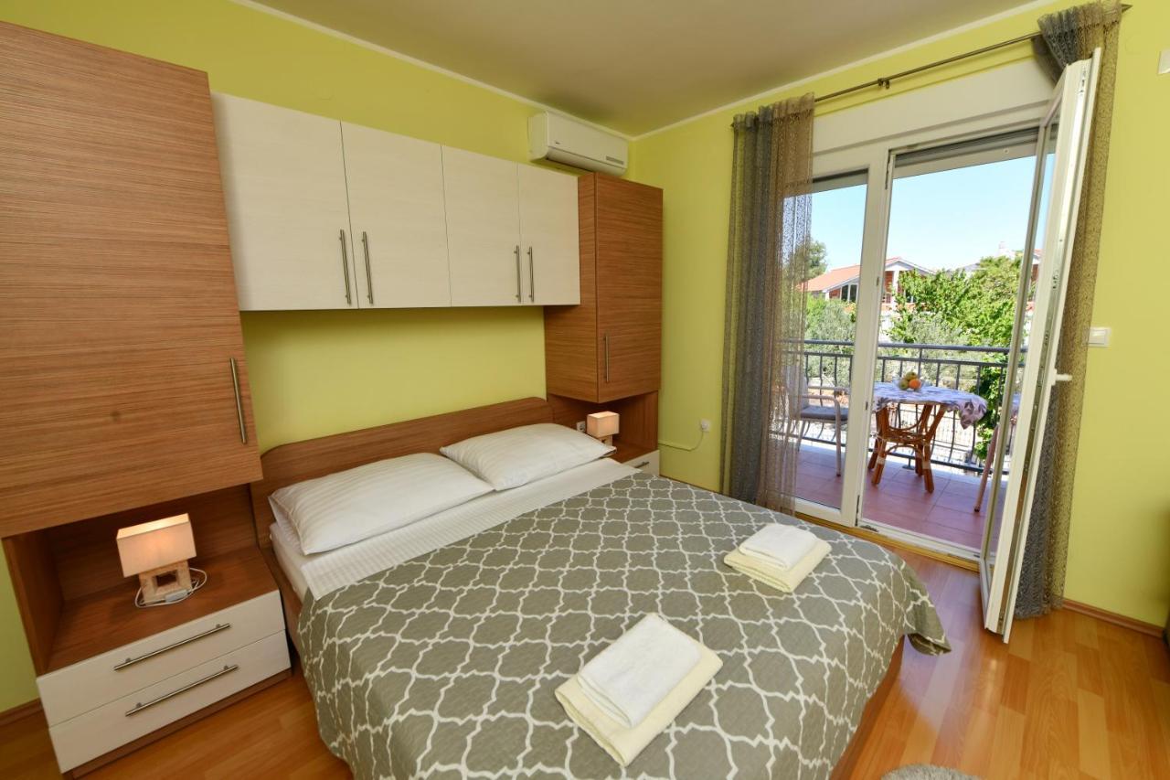 Apartments Vila Miranda Vodice Exterior photo