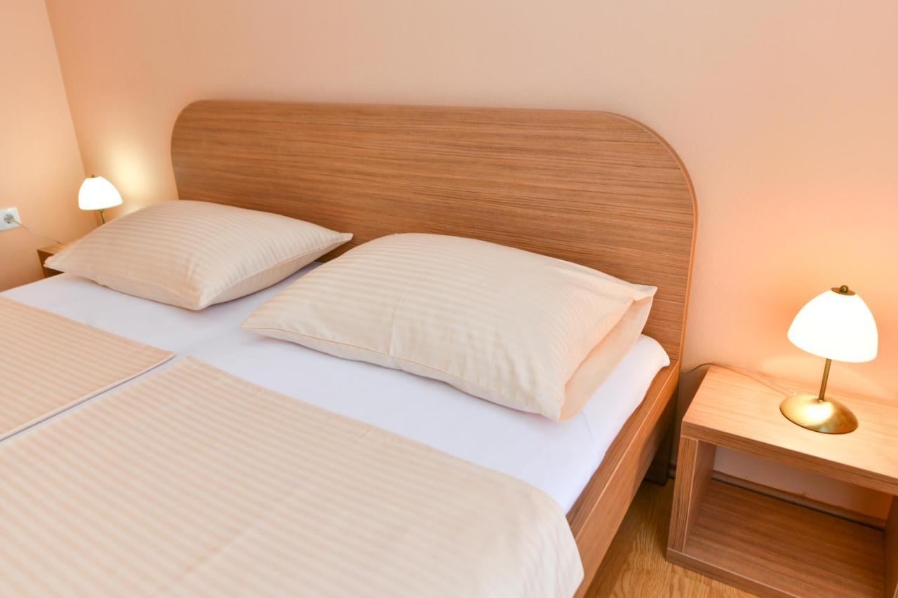 Apartments Vila Miranda Vodice Exterior photo